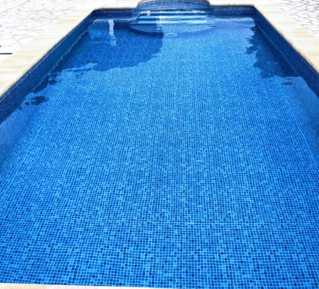 General renovation of this swimming pool in Moraira