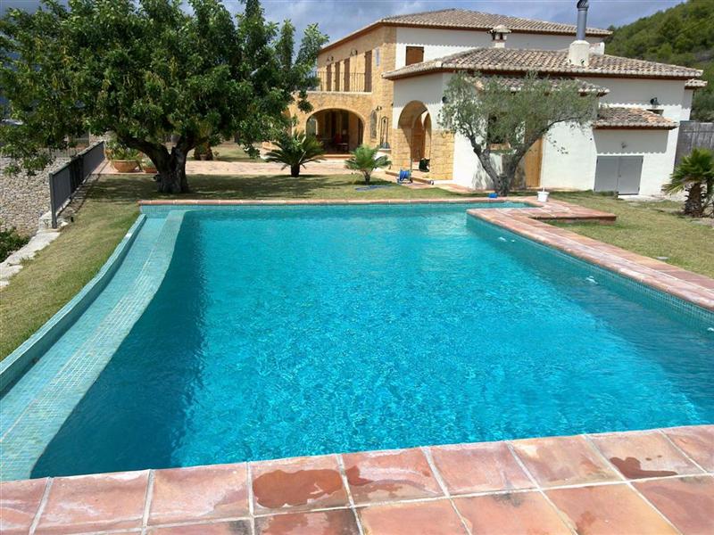 Swimming pool maintenance in Lliber, Costa Blanca