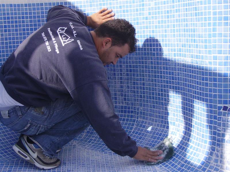 Soon it is time to renovate your pool! Regrouting for only 1000.– EUROS !