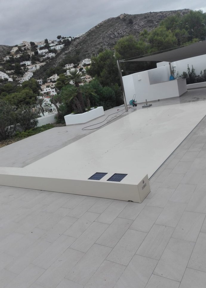 Automatic Pool Cover in Moraira