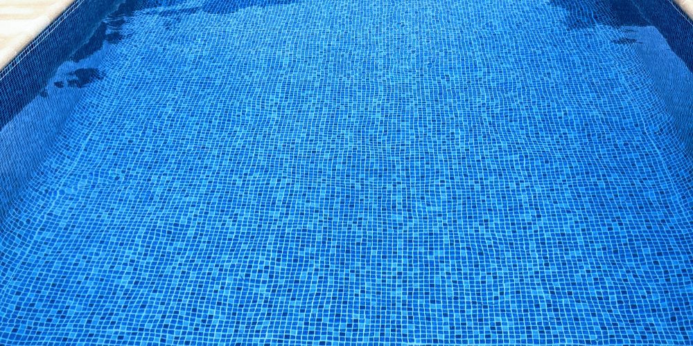 General renovation of this swimming pool in Moraira